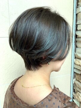 ボイスヘア(voice hair) 美しすぎる大人くびれショートにカーキハイライト