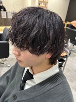 ヒュイル バイ ニアウ(Hwyl by Niau)&nbsp;メンズカットスパイラルパーマメンズパーマニュアンスパーマ眉毛