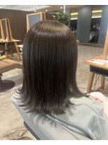 ビスポーク(BESPOKE)&nbsp;20代30代40代髪質改善オリーブアッシュ艶感ロブヘアー