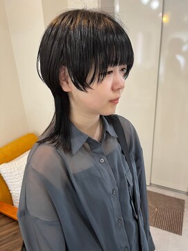 イチエ(icie) 中性ウルフカット