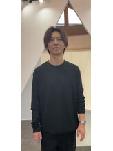 エムスリー ソリス(EMU THREE SOLIS) 間野 達哉