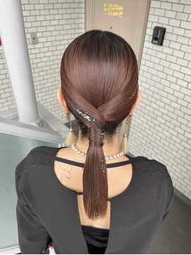 ソノ(sono) タイトヘア タイトアレンジ 金箔ヘア ローポニー 参列ヘア