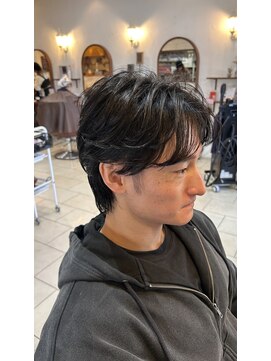 ヴィアンカ(Vianca) センターパートフェザーマッシュ