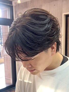 メイン(MENIN) 韓国フェザーパーマ[センターパートウルフ/ニュアンスパーマ]