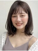 レイヤーカット　ホワイトグレージュ　ロブ　ミディアム