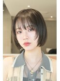 ぱつっとボブには顔周りのレイヤーが相性バッチリ！！
