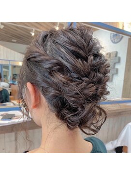 エマヘアデザイン(e.m.a Hair design) こなれアップ
