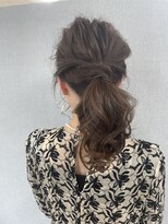 プラーグ ヘアー(Prague Hair)&nbsp;ゆるふわポニー