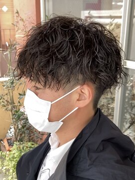 ウェイビーエフティフィフス 横浜西口(WAVEY ft.fifth) ツイストスパイラルパーマツーブロックツイストパーマフェード
