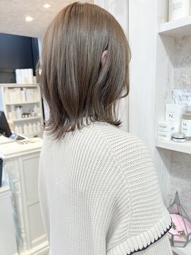 キャアリー(Caary) 福山市美容室Caary人気20代透明感カーキベージュ大人ミディアム
