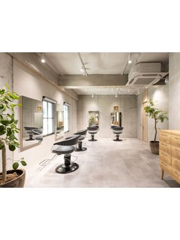 スタイリスト4名のみのプライベートサロン。清潔感あるオシャレ空間で極上のSalonTimeをお過ごしください♪