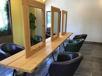 ベベ(bebe’)の写真/居心地の良さを感じて頂ける店内で、髪の相談もしやすいと人気サロンです♪