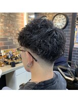 レイ(Ray)&nbsp;リッジ感×質感＝色気をまとう大人男子【メンズカット】