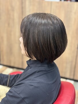 バースデー イーアス高尾店(Birthday) ショートスタイル【ステップボーンカット】