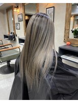 サニー 渋谷(SUNNY)&nbsp;バレイヤージュ、ハイライト、レイヤーロング、グレーベージュ