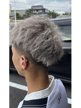 アース 長崎時津店(HAIR&MAKE EARTH) ハイトーン×ツーブロック