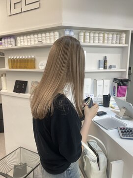 ペレ 渋谷(PELE) ホワイトグレージュ/デジタルパーマ/チェリーブラウン/渋谷