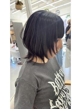 サザ 坐 ヘアークラブ ナチュラルウルフ・ミディアムヘア