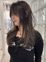 サンクプロジェクト(cinq PROJECT)&nbsp;女性らしく上品な印象を与える、顔周りレイヤーカット