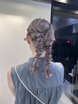 グラフ 日本橋(GRAFF) ツイン編み下ろしヘア