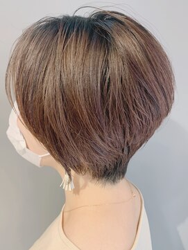 グラッシー センター北店(GLASSI) ショートボブ★耳かけショートフォギーベージュ★センター北