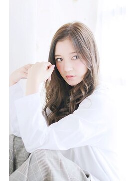 プティルカ(PutiLuca D.C.) 透け感ベージュのミックスカール