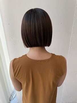 アイリー 名古屋(A/LEE) ぱつっとボブ