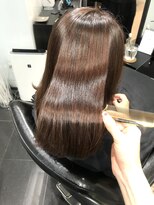 ラブクロムトーキョー オモテサンドウ(LOVECHROME OMOTESANDO)&nbsp;ツヤ髪・艶髪・極潤トリートメント大人かわいいベージュカラー