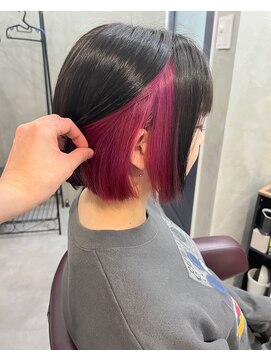 ヲタクに美容室は難しい。 インナーカラー×マゼンタピンク