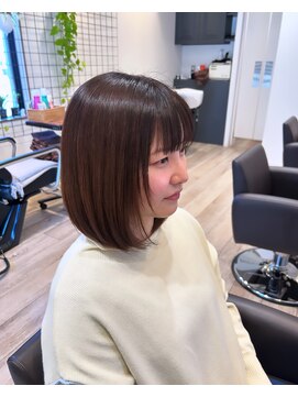 エモア(emore) ミディアムボブ