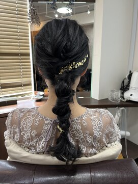 ルアン(Luan) 編みおろしヘア