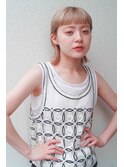 グレージュ　大人かわいい　フェザーバング　マッシュショート