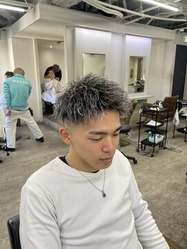 フライ 東通り店(Frei) ホワイトメッシュジェット