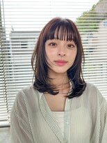ウルフ風レイヤーミディアム 似合わせ顔周りカット顔まわり