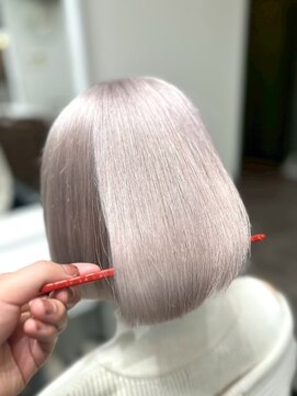 アフィナー(Afinar) 【横浜駅/横浜西口】ホワイト×ラベンダー