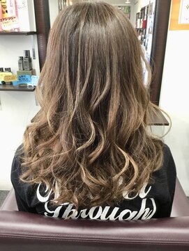 ヘア メイク エア コーディネーション アッシュ系のグレイカラー