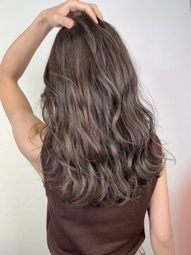 モーション 新宿(motion) ココアベージュ