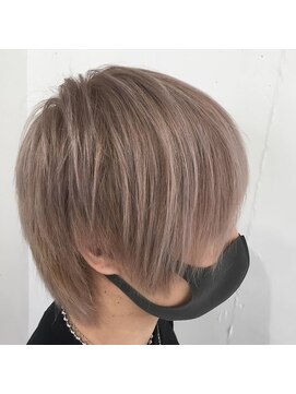 アップシーデイジー(upsy daisy) ウルフショート×グレージュ