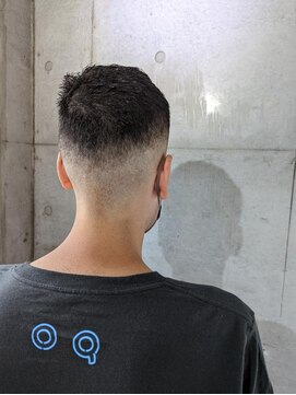 バーバーバー 八広(BARBER-BAR) 2ブロック　刈り上げマッシュ　フェードスタイル　サイドパート