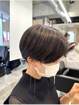 ワークス 下北沢(WORKS) 大人可愛い20代30代40代黒髪前下がりショートボブ丸みショート◎