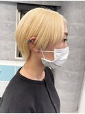 ブロンドベージュ.くびれショート(ブリーチ抜きっぱなし)