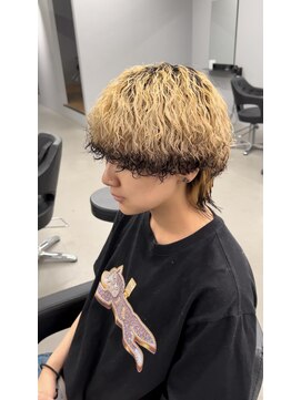 フライ 東通り店(Frei) ブリーチ波巻きパーマ