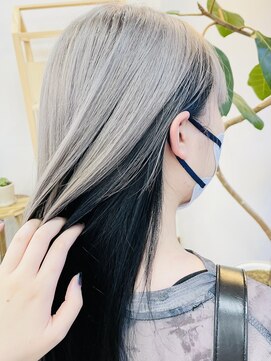 デコル(DecoL.) ケア重視のシルバー×ブラックバイカラー