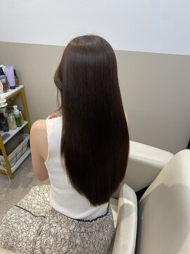 シュヴーブリヤン(cheveux brillants) 【美髪縮毛矯正★軽やかな艶で魅せるストレートロングの美しさ】
