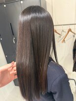 アトレ 福岡大名店(attrait)&nbsp;ツヤ感たっぷりのロングブラウン×大人っぽいレイヤーカット