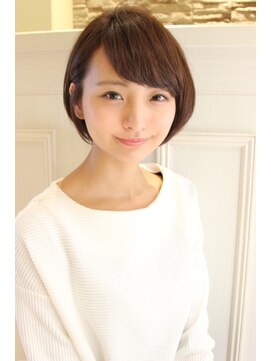 レウナ 外苑前(Reuna) 30代、40代人気 ひし形ショート耳かけで可愛く