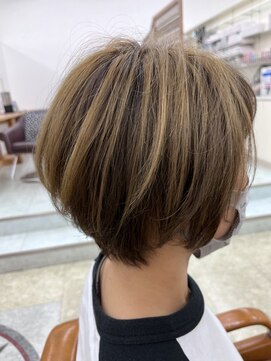 レオ 幸手(Leo) 20代30代40代大人インナーカラー耳掛け切りっぱなし大人ボブ