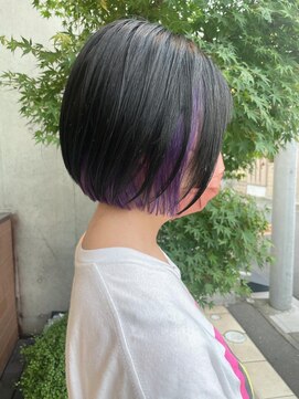 エム インターナショナル 春日部本店(EMU international) 軽めボブヘアにインナーカラー透明感バイオレット