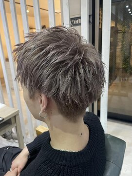 アクト(ACT) ツーブロック刈り上げアップバング/ミルクティーベージュ