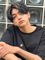 ベラ(Bella)&nbsp;大人クール センターパート癖毛風パーマ20代30代40代